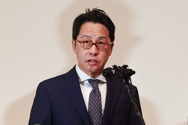 조좌진 롯데카드 대표이사가 18일 해킹사고로 인한 고객정보 유출사태에 대한 사과문을 발표하고 있다. 사진ㅣ연합뉴스