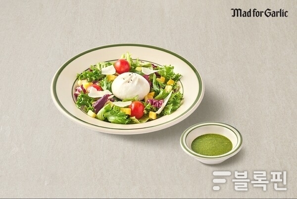 쁘띠부라타바질샐러드. 이미지ㅣ매드포갈릭