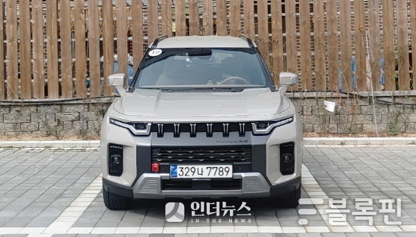 토레스 HEV 정면 모습 