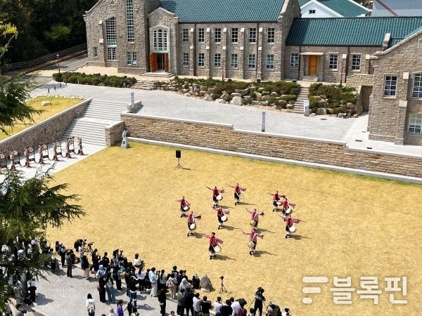 PNU 목요아트-한국무용. 사진ㅣ부산대학교 
