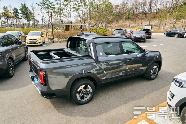 무쏘 EV 측면부 사진|KGM