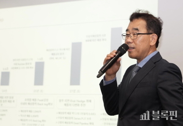 이승철 SK오션플랜트 대표이사가 16일 서울 여의도 미래에셋증권에서 ‘SK오션플랜트 CEO Analyst Communication Day(기업설명회)’에서 사업계획에 대해 설명하고 있다 사진|SK오션플랜트