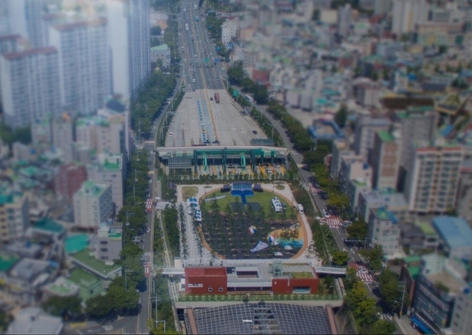 부산 수정산터널. 사진ㅣ수정산터널 홈페이지