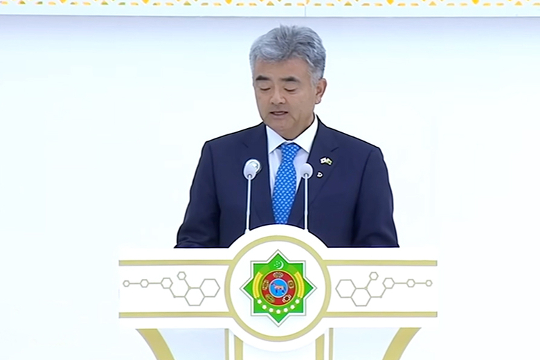 정원주 회장이 투르크메니스탄 미네랄 플랜트 기공식에서 축사를 하고 있다. 사진ㅣ대우건설 