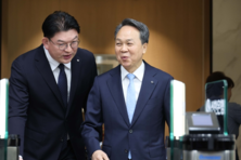 신한금융 진옥동 회장, 연임 사실상 확정…위기 속 ‘정도경영 리더십’ 재평가