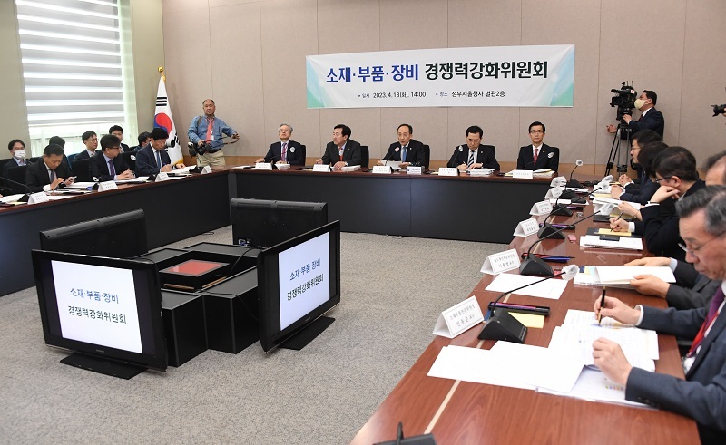 ‘슈퍼 乙’ 글로벌 소부장 기업 키운다…우주·방산·수소까지 확대